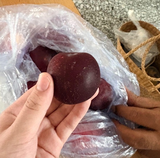 プラム(Aloo Bkhara)